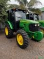 Trator John Deere 5085E 4x4 (85cv) Imagem Trator John Deere 5085E 4x4 (85cv)