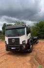 Caminhão VW 24-280 Constellation 6x2 com Equipamento Roll on Roll of Imagem Caminhão VW 24-280 Constellation 6x2 com Equipamento Roll on Roll of