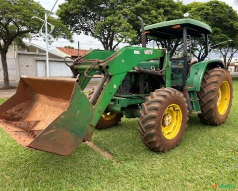 Trator John Deere 6300 4x4 (105cv) + Conjunto Frontal Imagem Trator John Deere 6300 4x4 (105cv) + Conjunto Frontal