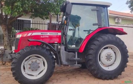 Trator Massey Ferguson 4275 Cabinado 4x4 (75cv) Imagem Trator Massey Ferguson 4275 Cabinado 4x4 (75cv)