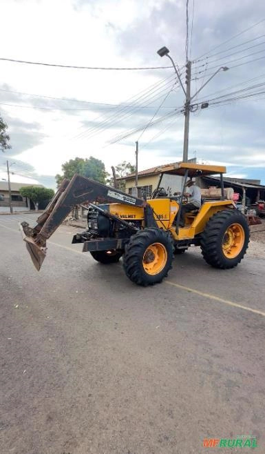 Trator Valmet 985 4x4 (100cv) + Conjunto Frontal Imagem Trator Valmet 985 4x4 (100cv) + Conjunto Frontal