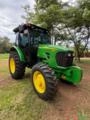 Trator John Deere 5085E 4x4 (85cv) Imagem Trator John Deere 5085E 4x4 (85cv)