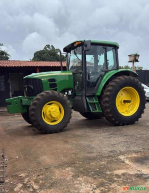 John Deere 6110J 4x4 (110cv) Imagem John Deere 6110J 4x4 (110cv)