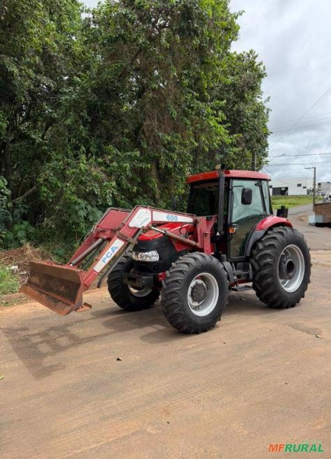 Trator Case Farmall 95 4x4 (95cv) - Ano 2015 + Conjunto Frontal Imagem Trator Case Farmall 95 4x4 (95cv) - Ano 2015 + Conjunto Frontal