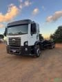 VW 24-280 Constellation 6x2 com Equipamento Roll on Roll of Imagem VW 24-280 Constellation 6x2 com Equipamento Roll on Roll of