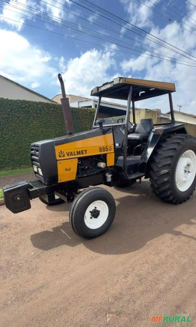Trator Valmet 885 S 4x2 (85cv) Imagem Trator Valmet 885 S 4x2 (85cv)