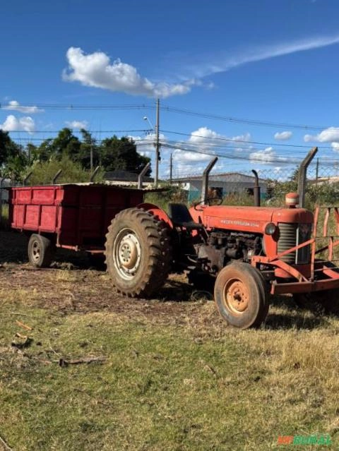 Massey Ferguson 65X 4x2 + Carreta Agrícola Imagem Massey Ferguson 65X 4x2 + Carreta Agrícola