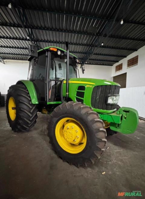 John Deere 6100J 4x4 (100cv) Imagem John Deere 6100J 4x4 (100cv)