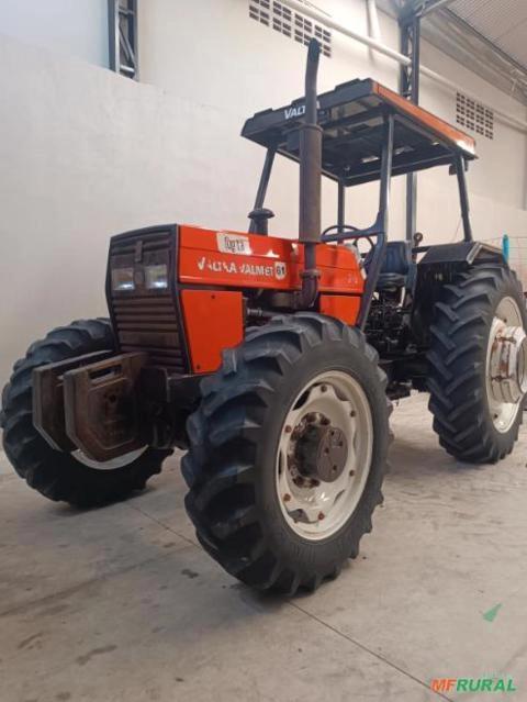 Trator Valtra/Valmet 785 4x4 (75cv) Imagem Trator Valtra/Valmet 785 4x4 (75cv)