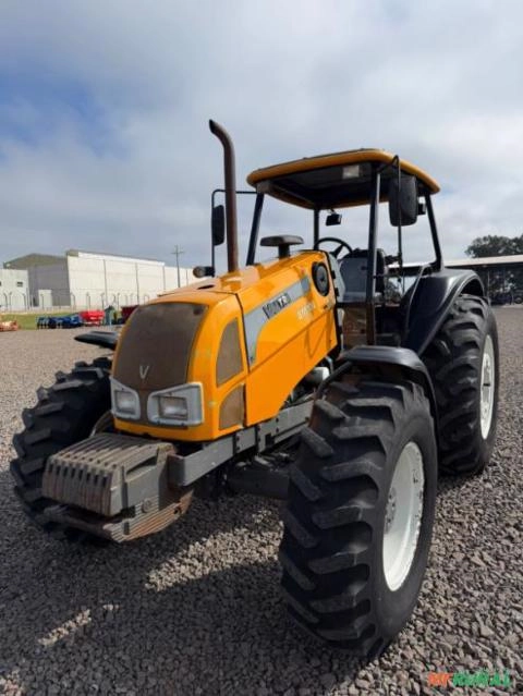 Trator Valtra BM100 4x4 (100cv) Imagem Trator Valtra BM100 4x4 (100cv)