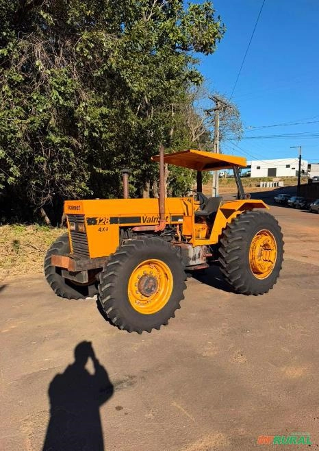 Trator Valmet 128 4x4 (122cv) Imagem Trator Valmet 128 4x4 (122cv)