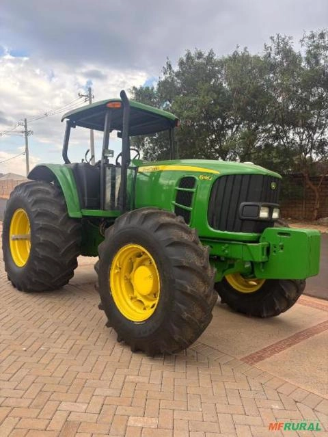 John Deere 6145J 4x4 (145cv) Imagem John Deere 6145J 4x4 (145cv)