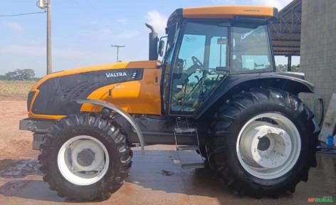 Trator Valtra BM115 4x4 (115cv) Imagem Trator Valtra BM115 4x4 (115cv)
