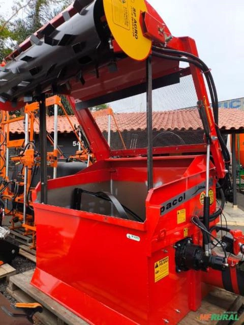 Vagão Forrageiro Misturador Hidráulico MINIMIX 1,5 IPACOL Imagem Vagão Forrageiro Misturador Hidráulico MINIMIX 1,5 IPACOL