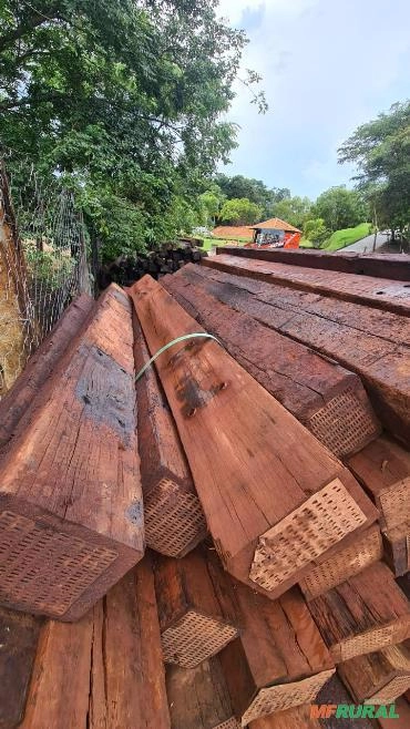 DORMENTES DE MADEIRA Imagem DORMENTES DE MADEIRA