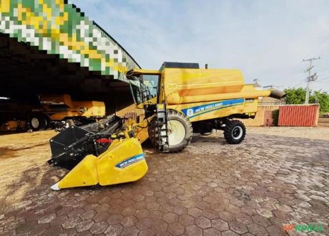 Colheitadeira New Holland TX 5.90 22/22 Imagem Colheitadeira New Holland TX 5.90 22/22