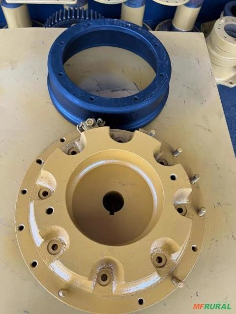 CUBO PARA MOTONIVELADORA CATERPILLAR 120B 140B 12E Imagem CUBO PARA MOTONIVELADORA CATERPILLAR 120B 140B 12E