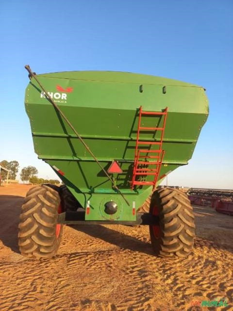 Imagem Carreta Graneleira Agrícola Bazuca Imagem Carreta Graneleira Agrícola Bazuca