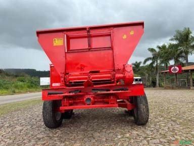 Imagem Distribuidor de Calcário Ipacol 7,5 Toneladas Imagem Distribuidor de Calcário Ipacol 7,5 Toneladas