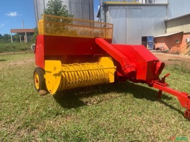 Enfardadeira de feno Imagem Enfardadeira de feno