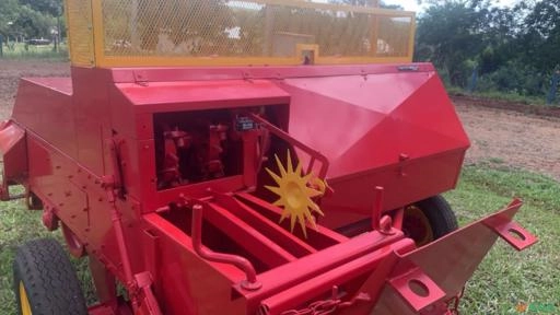 Imagem Enfardadeira de feno Imagem Enfardadeira de feno