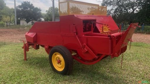 Imagem Enfardadeira de feno Imagem Enfardadeira de feno