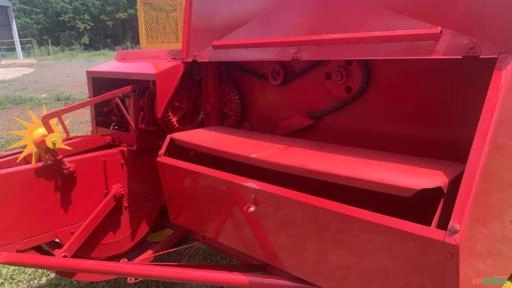 Imagem Enfardadeira de feno Imagem Enfardadeira de feno