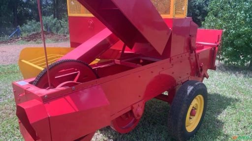 Imagem Enfardadeira de feno Imagem Enfardadeira de feno