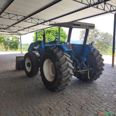 Imagem Trator New Holland Em Perfeito Estado Imagem Trator New Holland Em Perfeito Estado