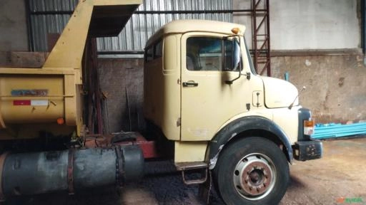 Caminhão Mercedes Benz (MB) 1113 caçamba Imagem Caminhão Mercedes Benz (MB) 1113 caçamba