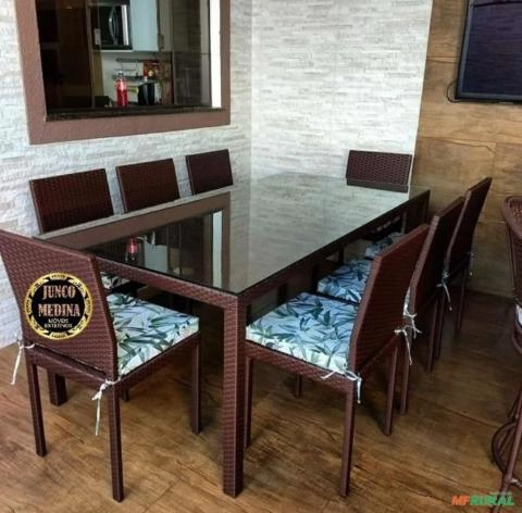 Imagem CONJUNTO DE MESA EM ALUMÍNIO E JUNCO SINTÉTICO Imagem CONJUNTO DE MESA EM ALUMÍNIO E JUNCO SINTÉTICO