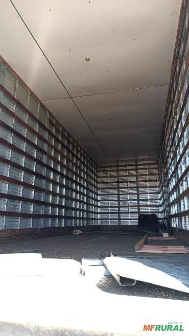 Imagem Caminhão VW constellation 25320 ano 2011 com baú 9 metros Imagem Caminhão VW constellation 25320 ano 2011 com baú 9 metros