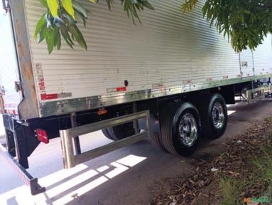 Imagem Caminhão VW constellation 25320 ano 2011 com baú 9 metros Imagem Caminhão VW constellation 25320 ano 2011 com baú 9 metros