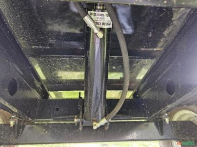 Imagem Carreta Agrícola Basculante Hidráulica 5 T LUMA Imagem Carreta Agrícola Basculante Hidráulica 5 T LUMA
