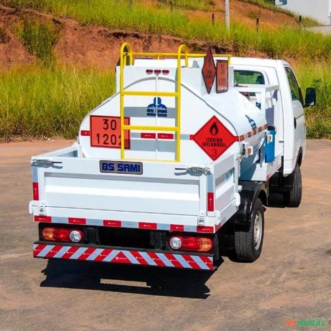 Comboio Abastecedor e Lubrificação – Eficiência, Mobilidade e Segurança no Abastecimento Imagem Comboio Abastecedor e Lubrificação – Eficiência, Mobilidade e Segurança no Abastecimento