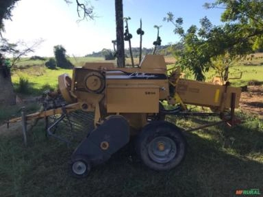 Imagem Enfardadeira Challanger SB34 Imagem Enfardadeira Challanger SB34