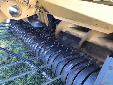 Imagem Enfardadeira Challanger SB34 Imagem Enfardadeira Challanger SB34