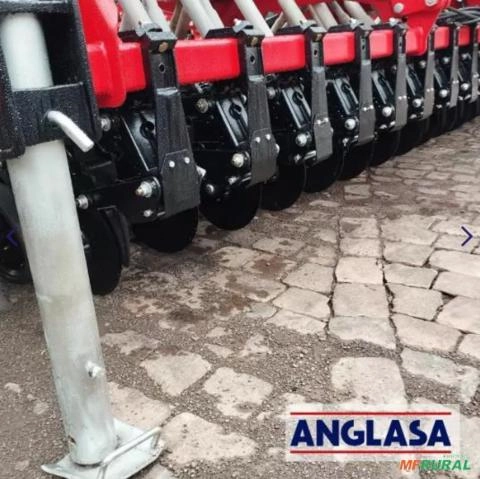 Imagem Plantadeira Semeato SSM27 Imagem Plantadeira Semeato SSM27