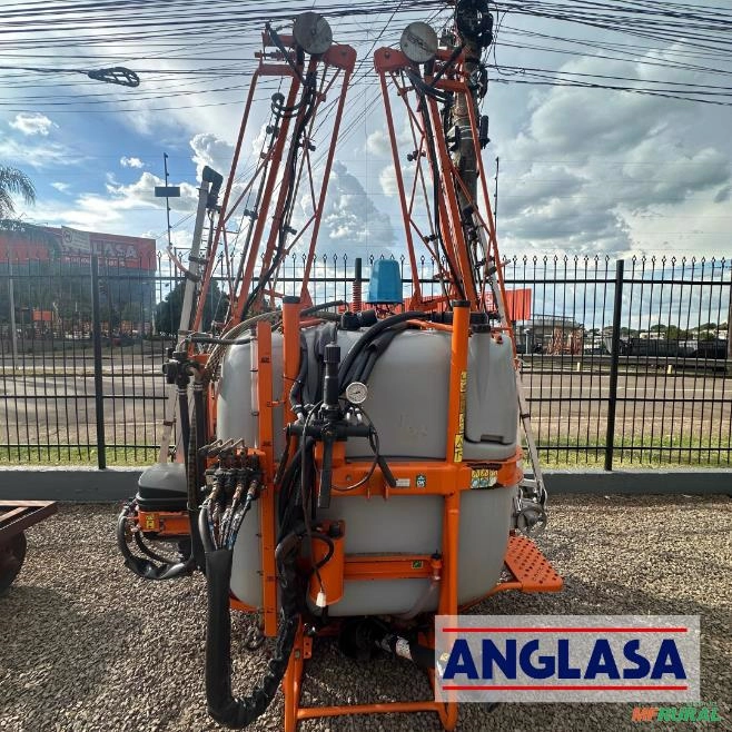 Pulverizador Jacto Condor 800 litros AM14 Imagem Pulverizador Jacto Condor 800 litros AM14
