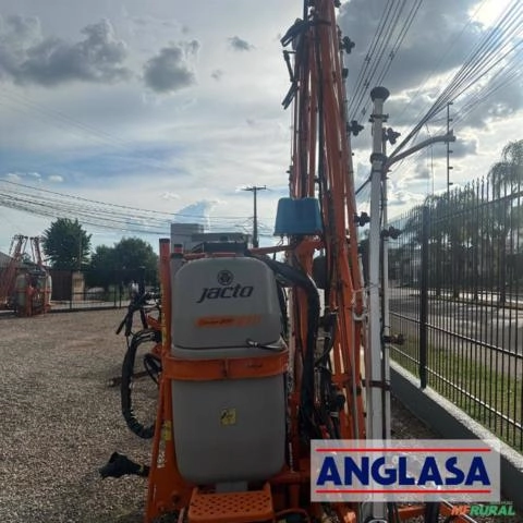 Imagem Pulverizador Jacto Condor 800 litros AM14 Imagem Pulverizador Jacto Condor 800 litros AM14