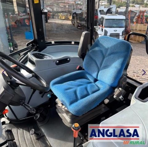 Imagem Trator New Holland TL 75 E Imagem Trator New Holland TL 75 E