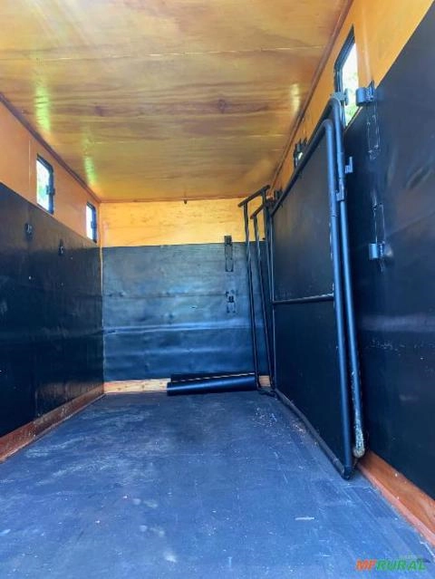 Imagem Reboque/Trailer para 3 cavalos grandes. Imagem Reboque/Trailer para 3 cavalos grandes.