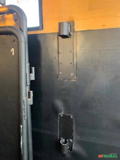 Imagem Reboque/Trailer para 3 cavalos grandes. Imagem Reboque/Trailer para 3 cavalos grandes.