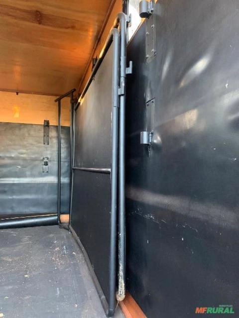 Imagem Reboque/Trailer para 3 cavalos grandes. Imagem Reboque/Trailer para 3 cavalos grandes.