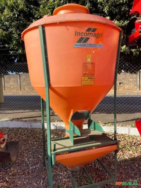 MISTURADOR INCOMAGRI 500KG NOVO COM MOTOR Imagem MISTURADOR INCOMAGRI 500KG NOVO COM MOTOR