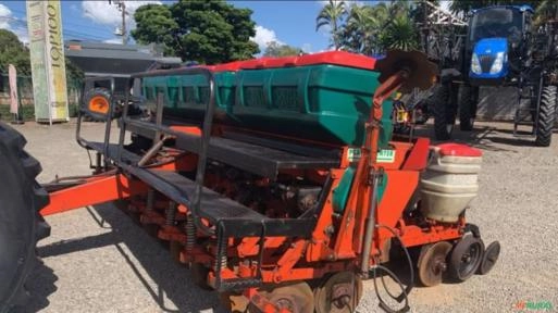 Plantadeira Planti Center 2004 New line 9 linhas de 45 cm Imagem Plantadeira Planti Center 2004 New line 9 linhas de 45 cm