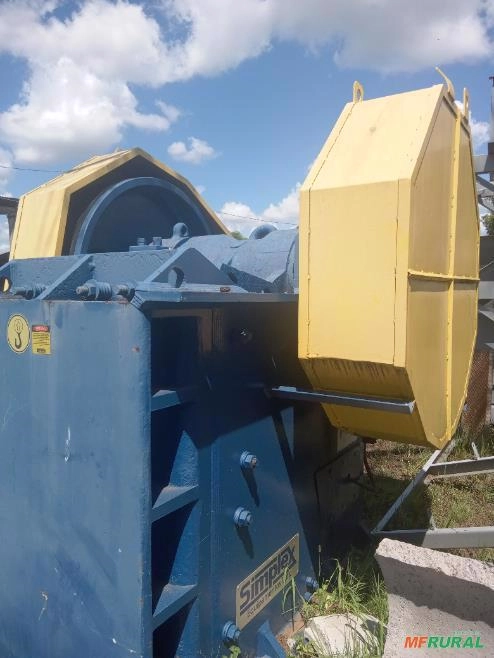 Circuito de britagem primária com alimentador  + britador 8050 + estrutura de sustentação e Correias Imagem Circuito de britagem primária com alimentador  + britador 8050 + estrutura de sustentação e Correias