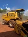 Colheitadeira New Holland TC 57 com Plataforma 17 Pés Imagem Colheitadeira New Holland TC 57 com Plataforma 17 Pés