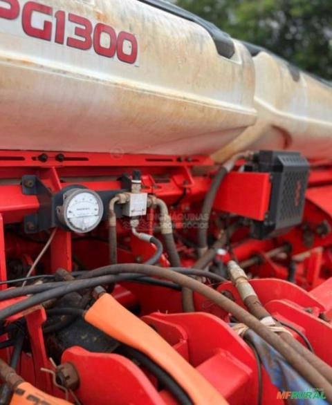 Plantadeira Kuhn PDM PG 1200 de 12 Linhas Imagem Plantadeira Kuhn PDM PG 1200 de 12 Linhas