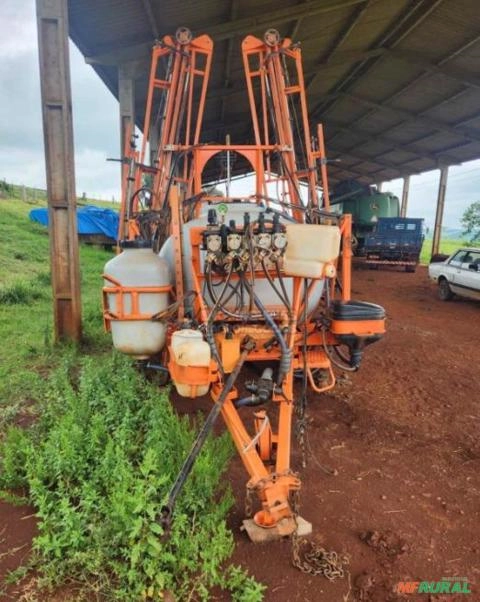 Pulverizador Jacto Columbia Cross 2.000 Litros / 18 Metros Imagem Pulverizador Jacto Columbia Cross 2.000 Litros / 18 Metros